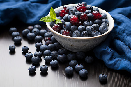 一碗新鲜的蓝莓图片