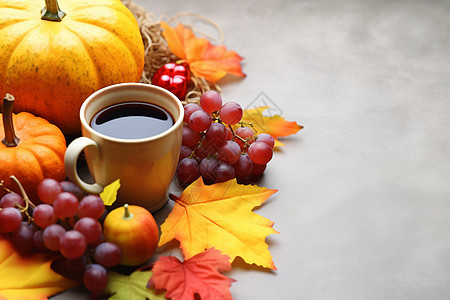秋季成熟的果实和咖啡图片