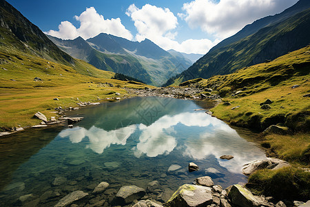 高山湖泊景色图片