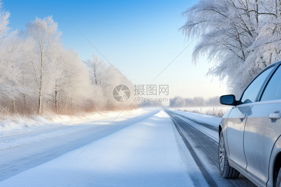 乡村下雪的路面图片