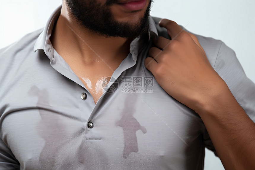 汗水湿透了男人的衬衫图片
