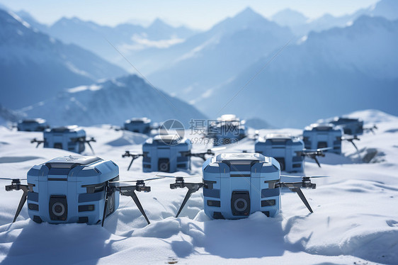 在雪地中站立的机器人图片