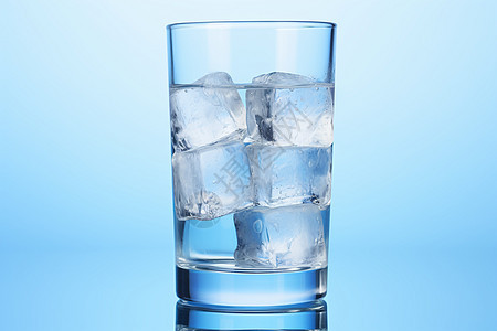 杯子里的冰水背景图片