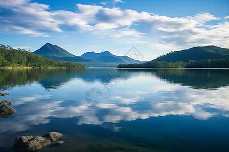 湖光山色的山脉景观图片