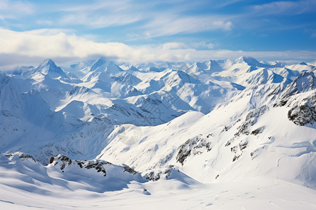 冬季美丽的雪山山脉景观图片