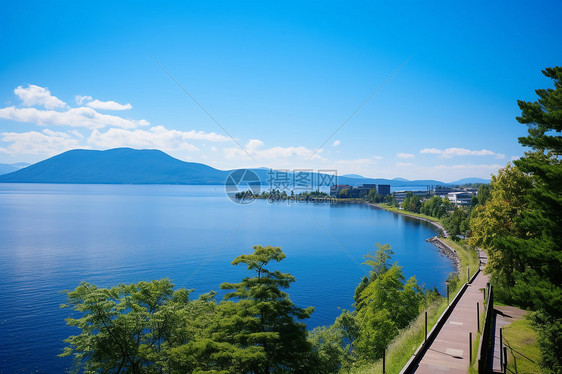 湖泊与山脉的风景图片