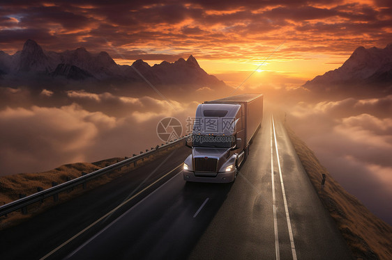 夕阳下行驶的卡车图片