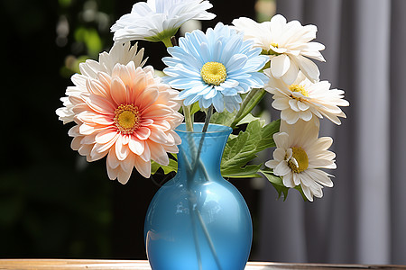 花瓶装饰花瓶中美丽的鲜花背景