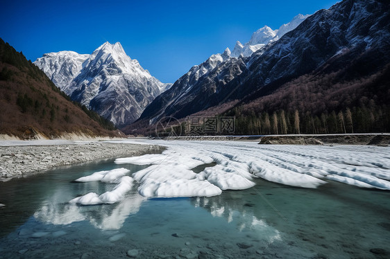 冰川下的雪域王国图片