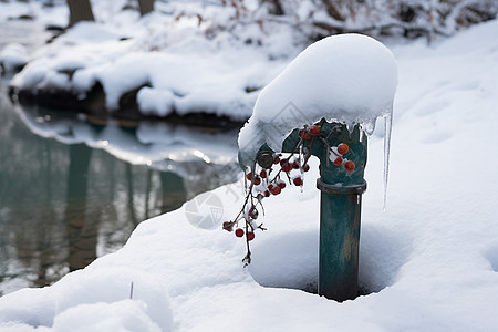 雪地冻结的水龙头图片