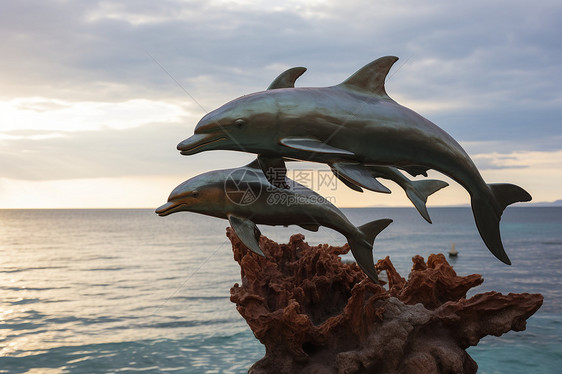 海上的海豚雕塑图片