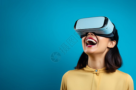 戴VR眼镜的女性图片