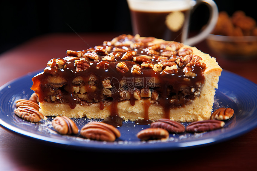 传统美食的坚果咖啡蛋糕图片