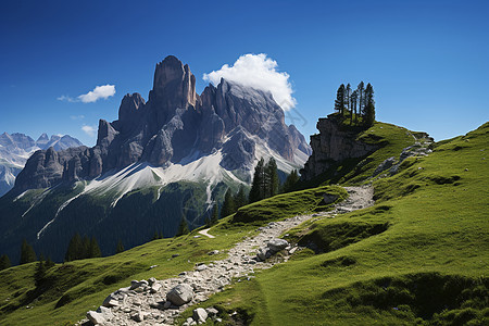 多洛米蒂山景小径图片