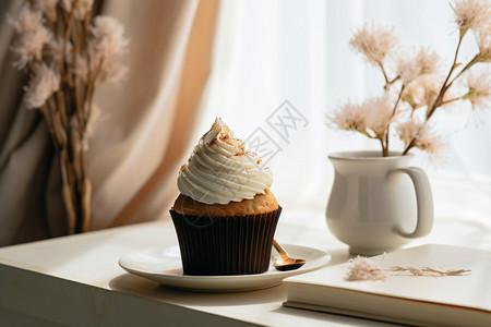 纸杯蛋糕和花朵图片