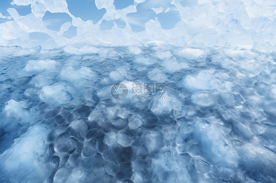 结冻的湖面图片