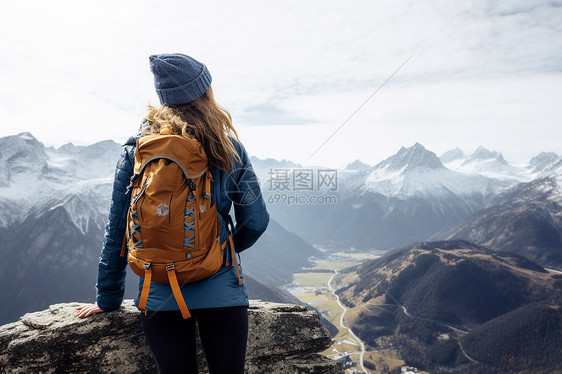 征服自然的女士图片