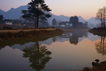 晨雾中的乡村风景图片