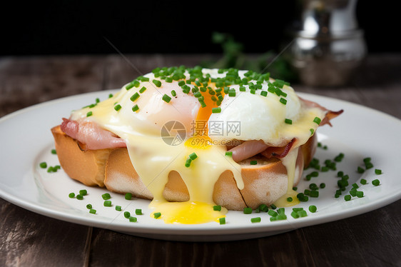 英式早餐的煎蛋烤面包图片