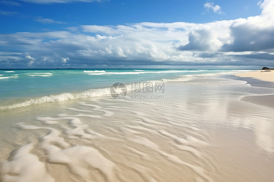 夏季壮观的大海景观图片