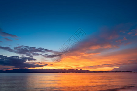 夏季日落海洋的美丽景观图片