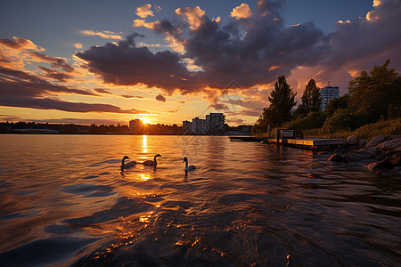 湖边夕阳美景高清图片
