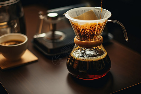 制作咖啡的咖啡师图片
