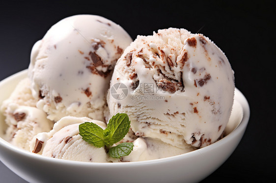 碗中可口的冰淇淋图片