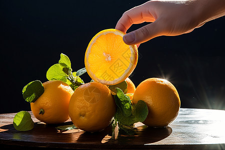 桌子上新鲜的橙子图片