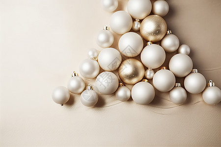 白色圣诞球装饰图片
