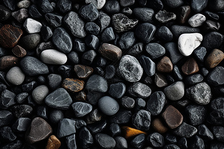 一堆黑色的石头图片