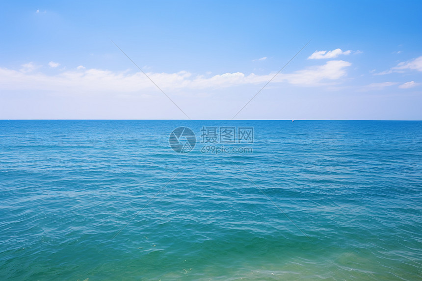 辽阔蔚蓝的海面景观图片