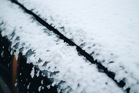 车顶积雪的特写镜头图片