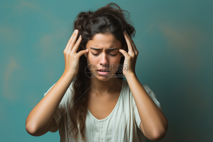 焦虑不安的外国女子高清图片下载-正版图片600725000-摄图网