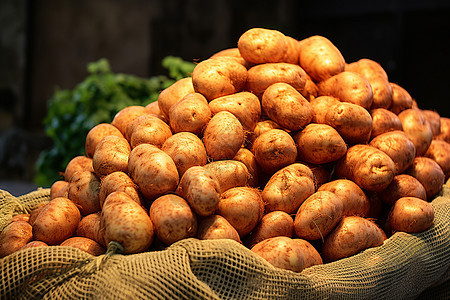 一堆新鲜的土豆背景图片