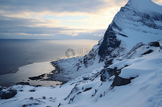 冰雪峰巅图片