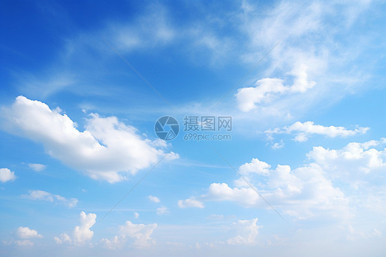 蓝蓝天空上的云朵图片