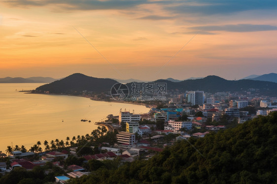 美丽的小镇海岸风景图片