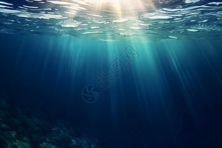 阳光透射到海底图片