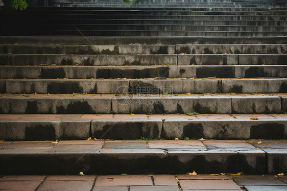 向上的石阶图片