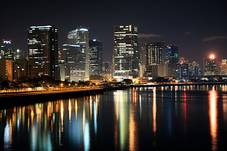 都市夜景水波倒影图片
