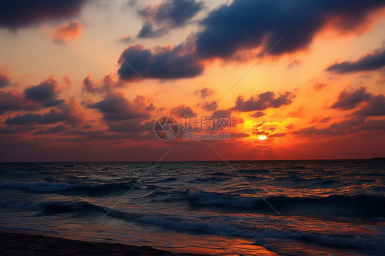 海面上绚丽的夕阳景观图片