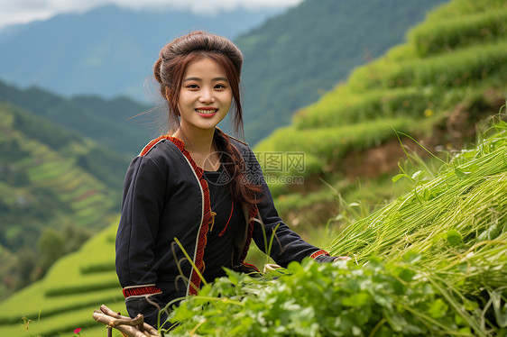 田园中的年轻农妇图片