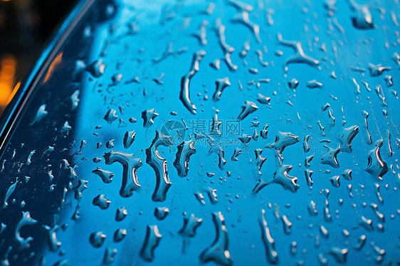 雨后潮湿的车窗图片