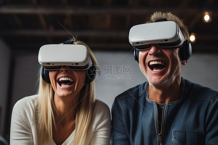 虚拟现实逗笑两夫妻图片