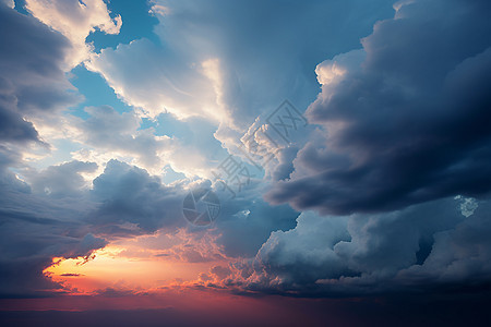 夕阳下的云朵图片