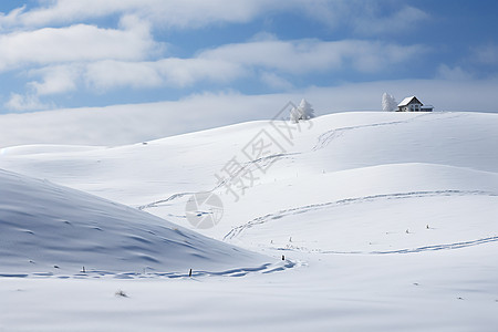 冬日白雪覆盖的雪山别墅高清图片