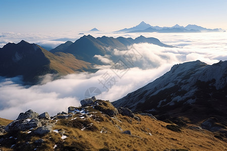 山脉中的雾霾风景图片
