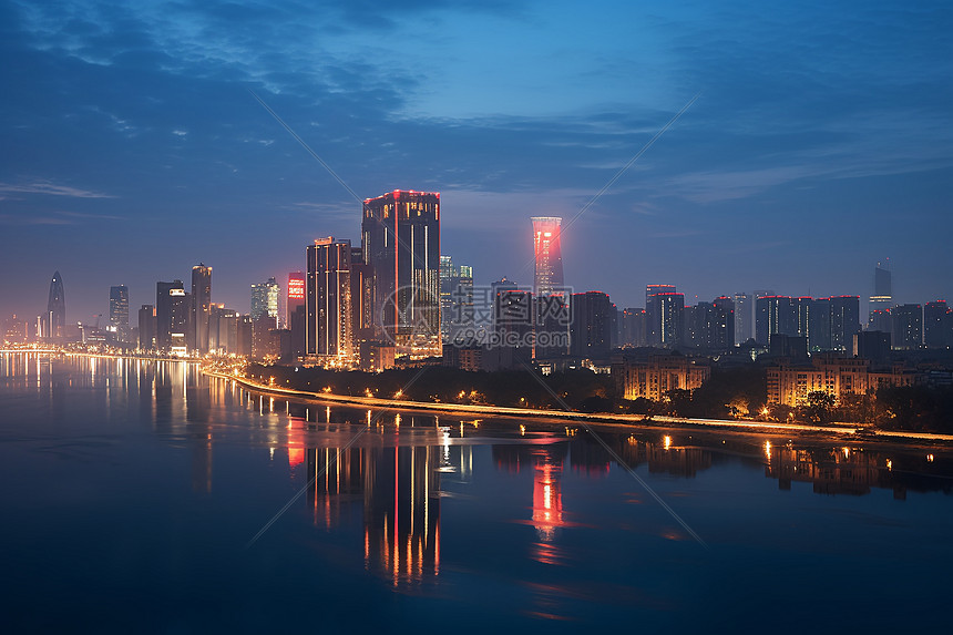 夜幕中璀璨的城市图片