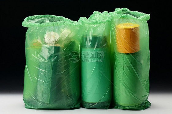 环保的绿色垃圾袋图片